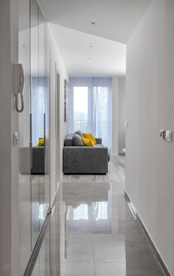 Luxury Apartment Sandra Split Exterior photo