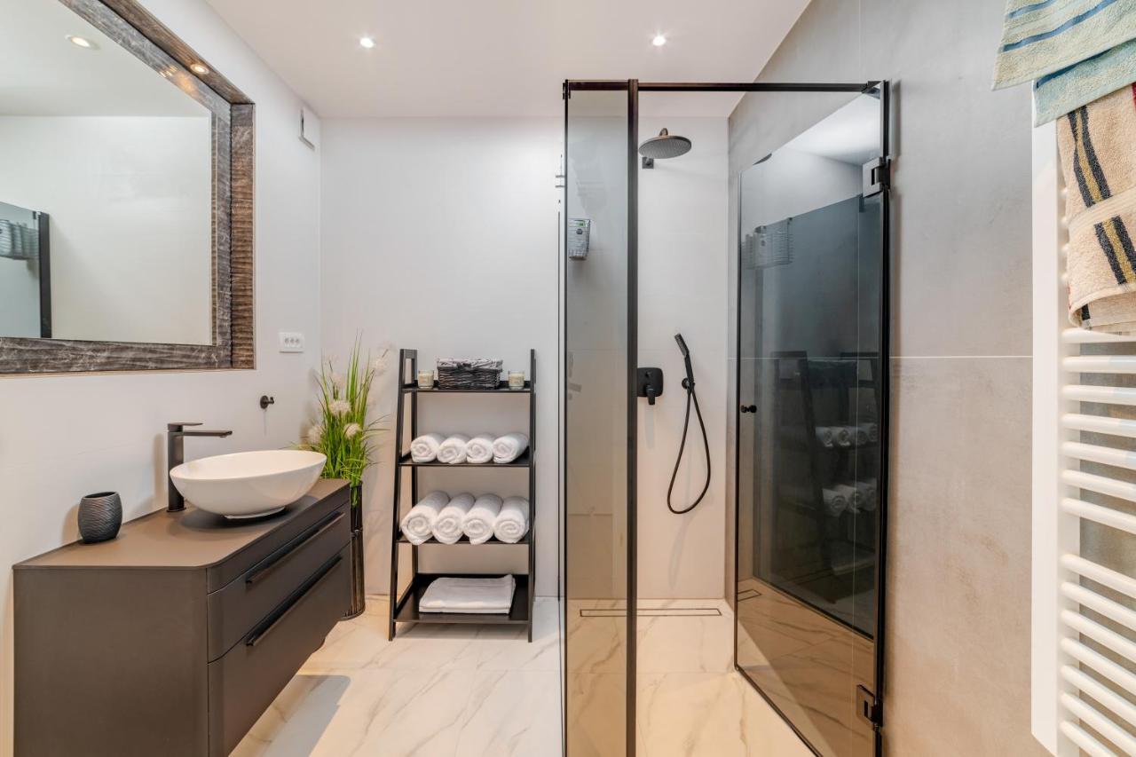 Luxury Apartment Sandra Split Exterior photo